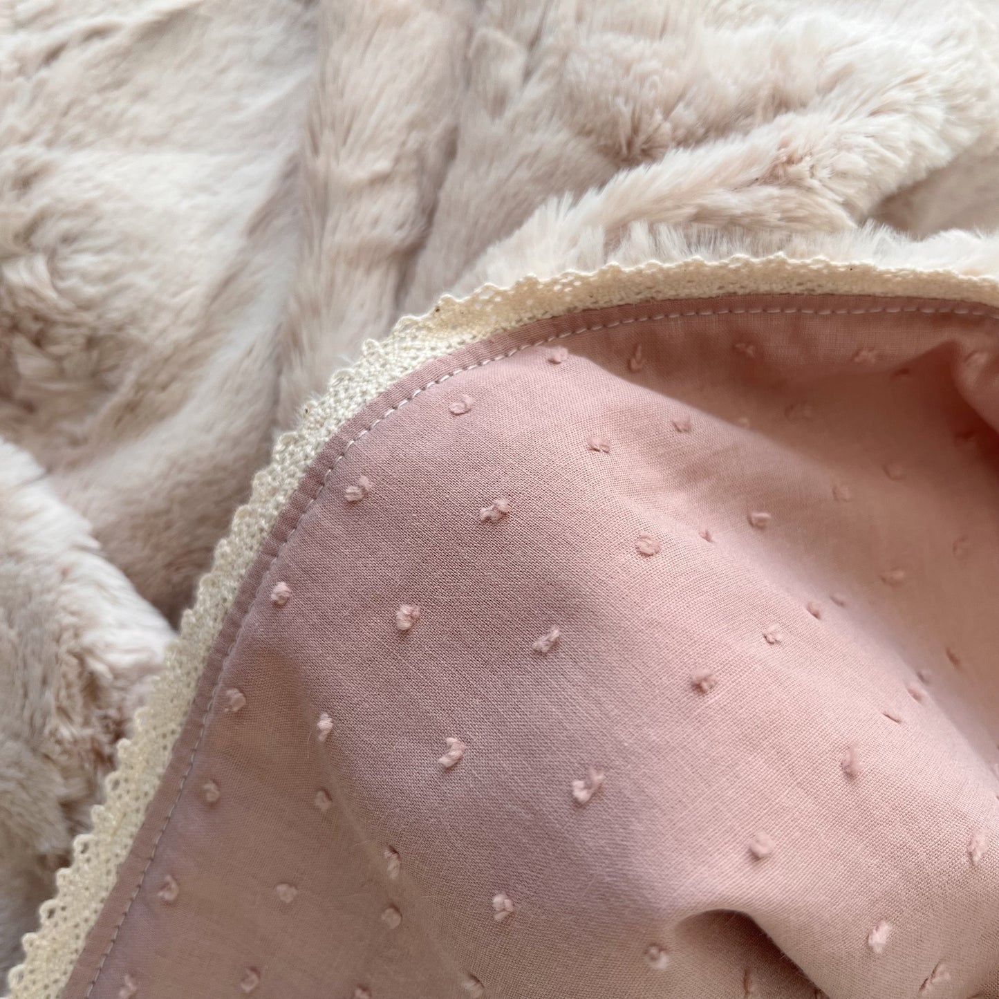 Couverture minky dentelle Honolulu