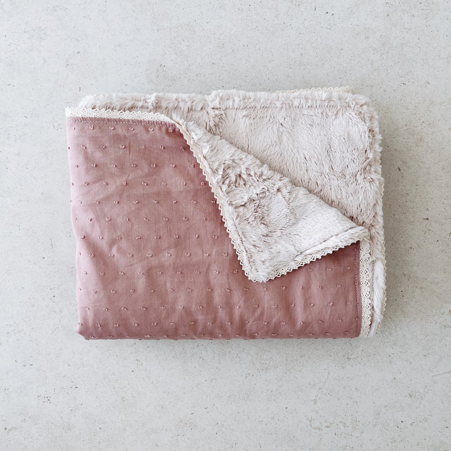 Couverture minky dentelle Honolulu