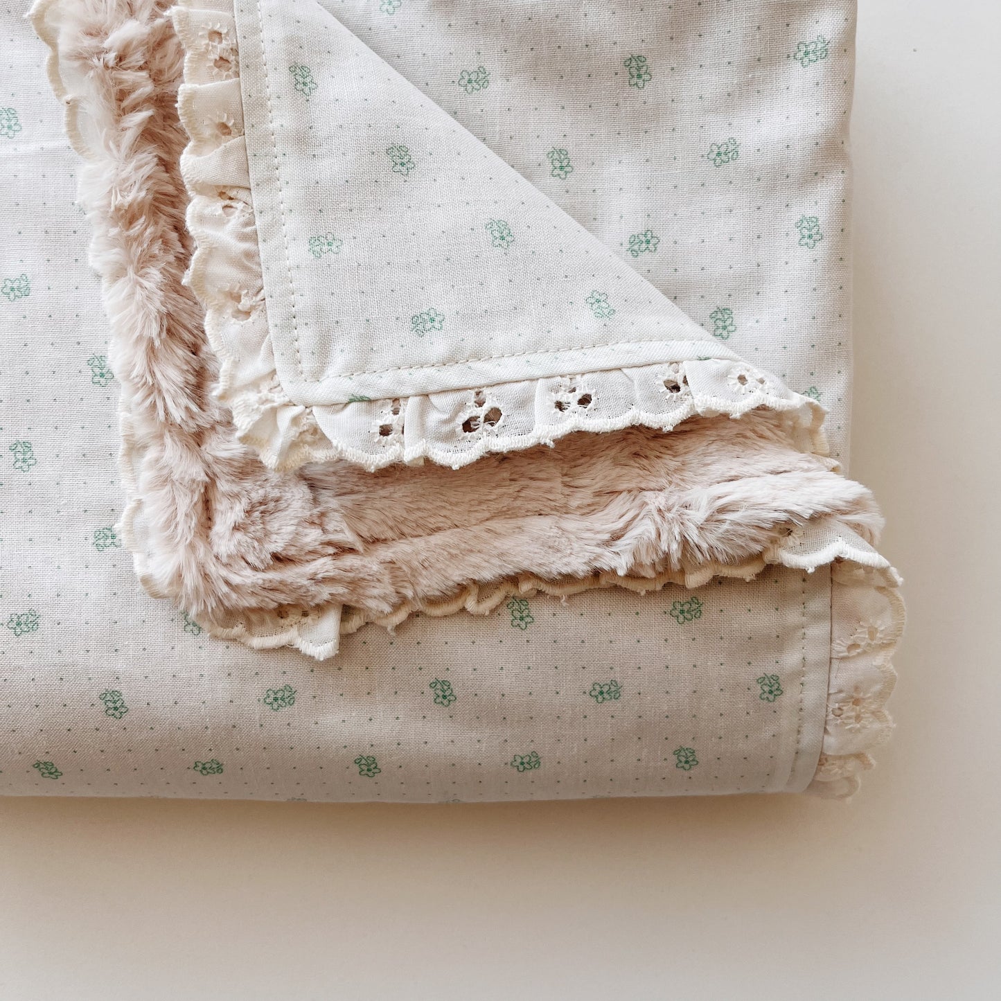 Couverture minky dentelle Odessa