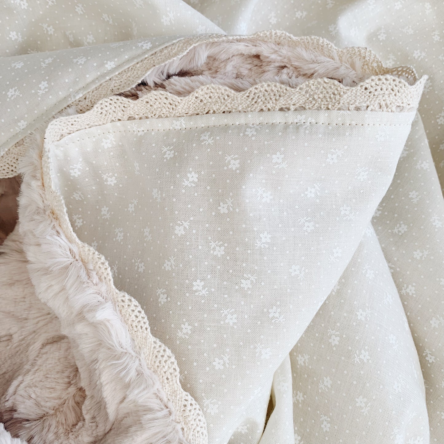 Couverture minky dentelle Mérida